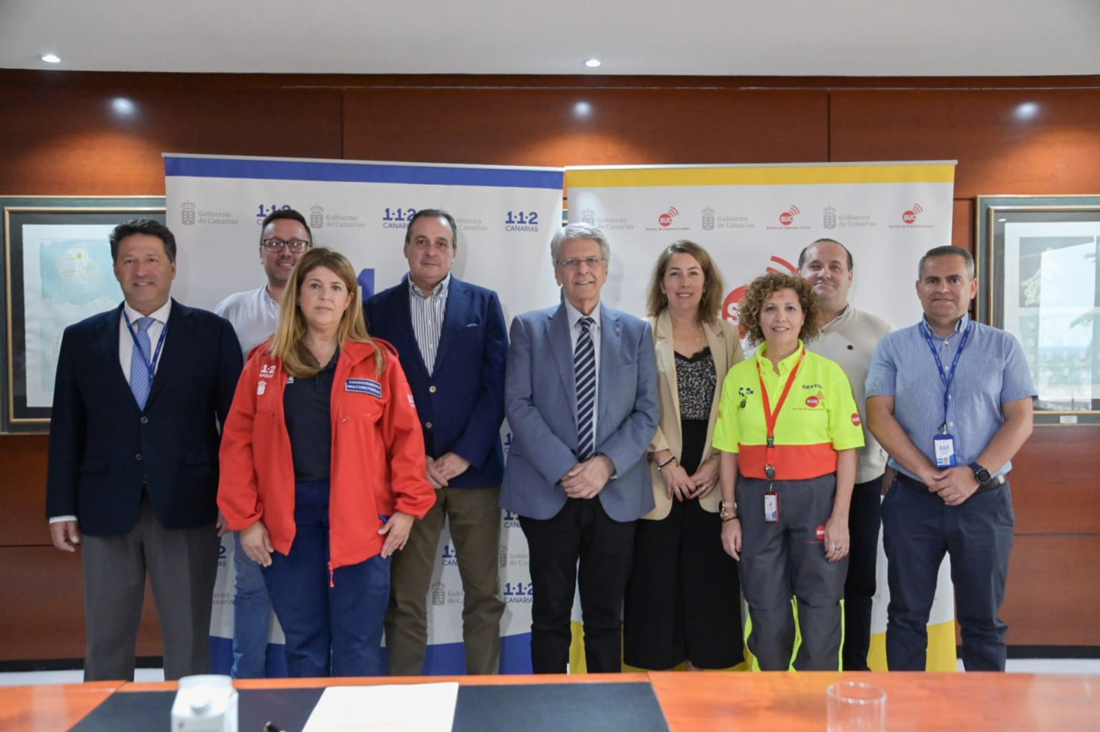 Representantes del Gobierno de Canarias y Comités de Empresa tras la firma del acuerdo