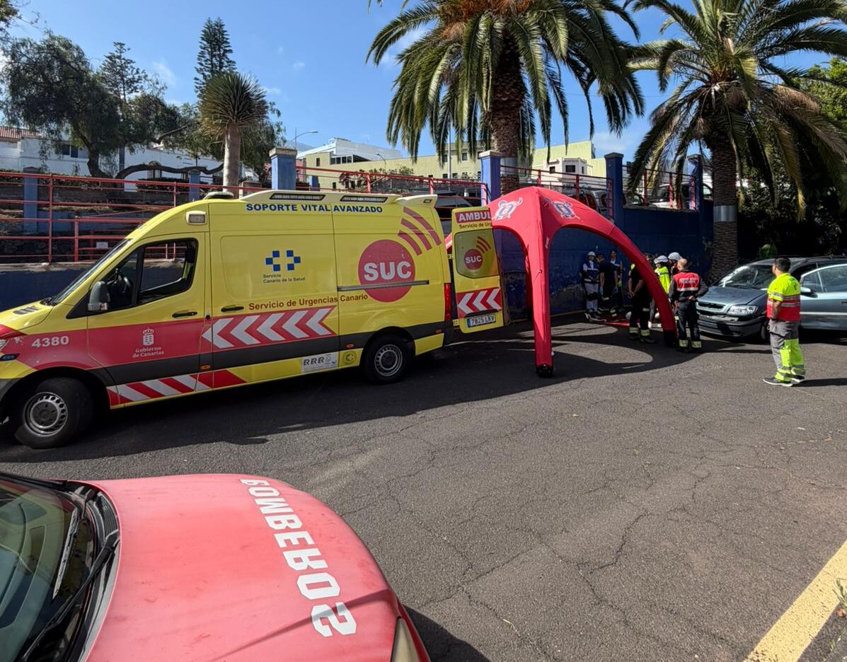 Servicio de Urgencias Canario y Bomberos de Tenerife en la Universidad Europea de Canarias